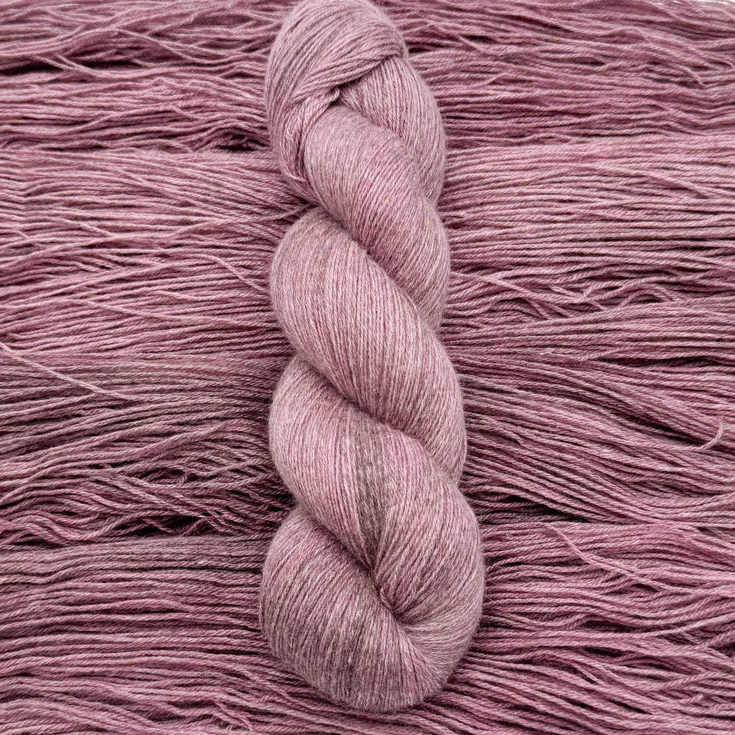 Mink - Trillemors yndling - A Knitters World