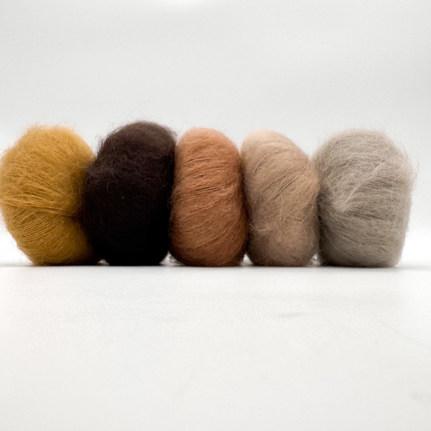 Mohair Sport garn i farven Dijon – Superkid Mohair og silke fra A Knitters World
