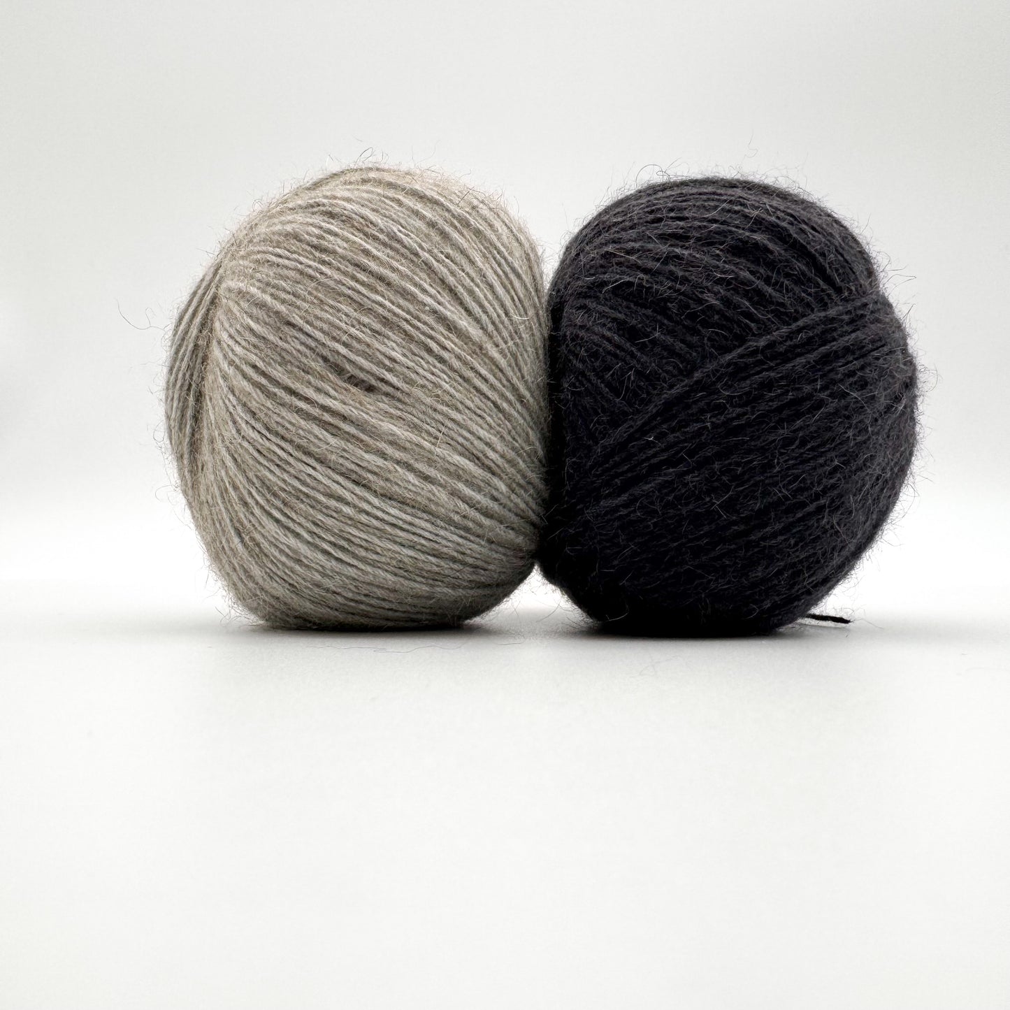 Possum garn i farven Black – AKW Skala A luksusgarn med cashmere og mulberry silke