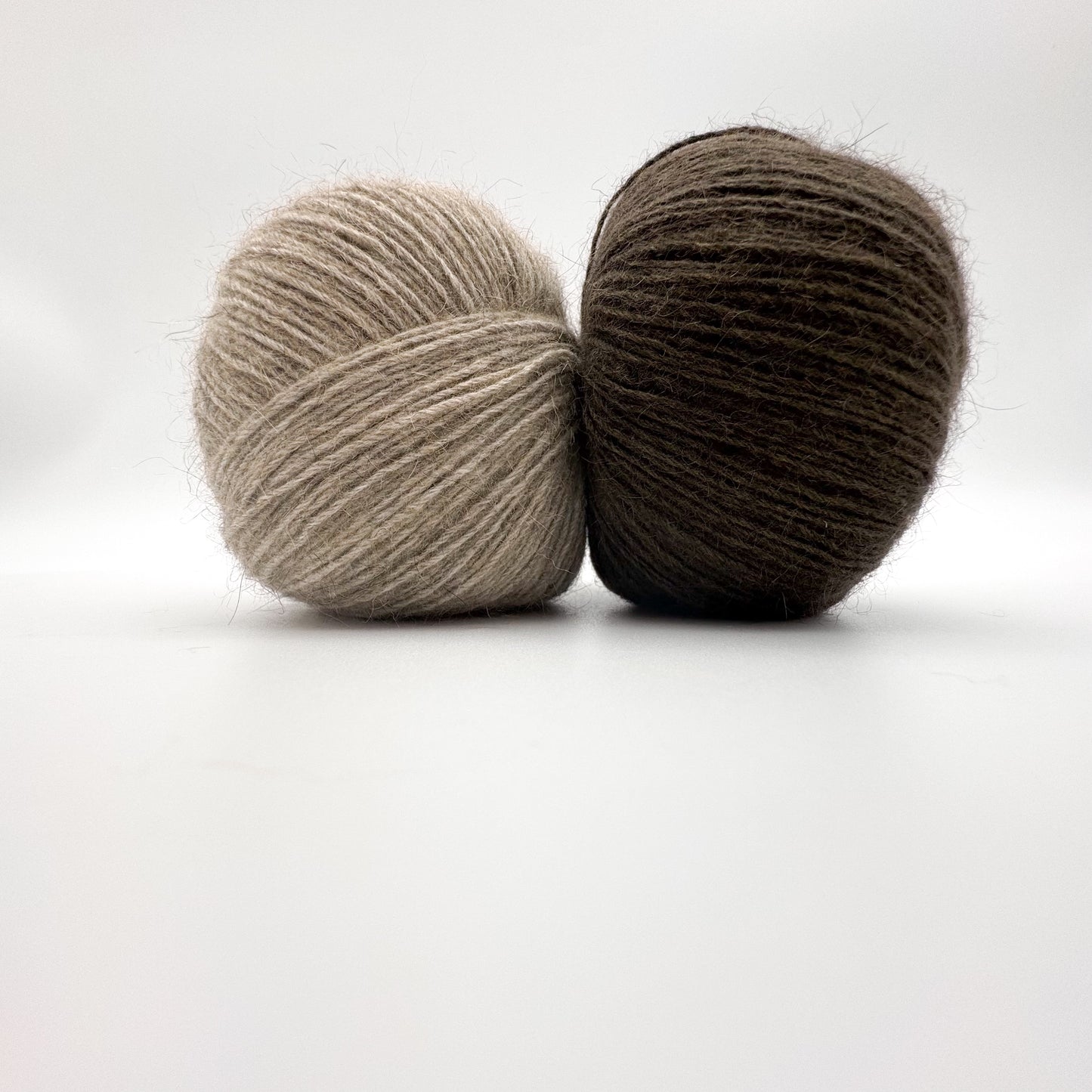 Possum garn i farven Beige – AKW Skala A luksusgarn med cashmere og mulberry silke