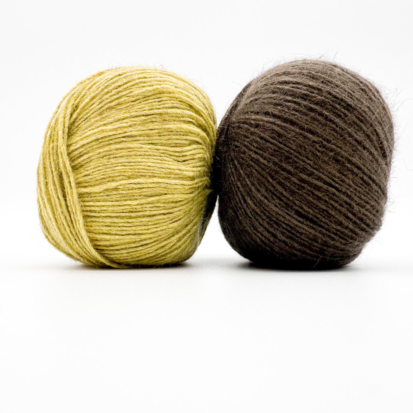 Possum garn i farven Lime Green – AKW Skala A luksusgarn med cashmere og mulberry silke