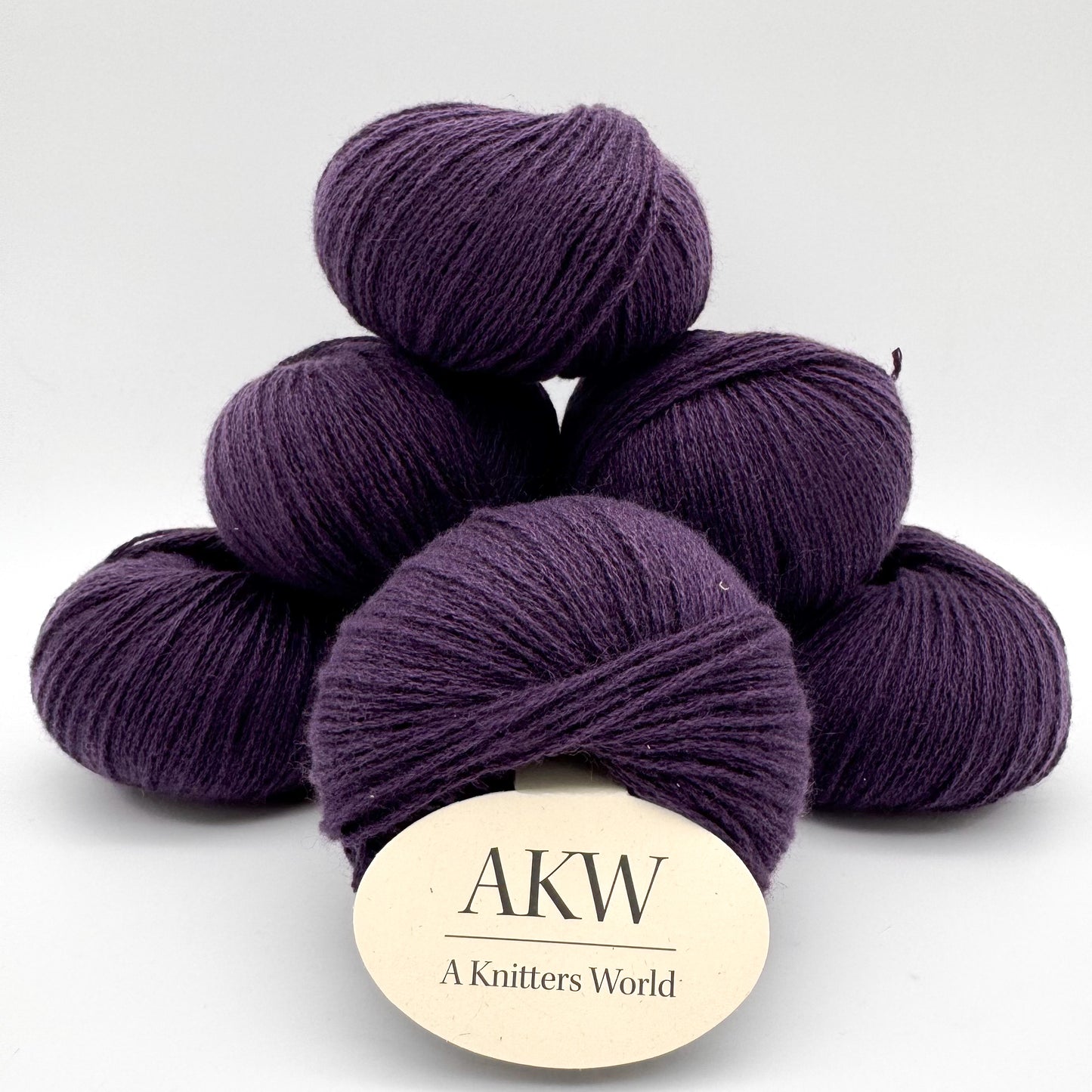 Cashmere garn i farven Lillac – 100% Mongolian Cashmere, AKW Skala A fra A Knitters World