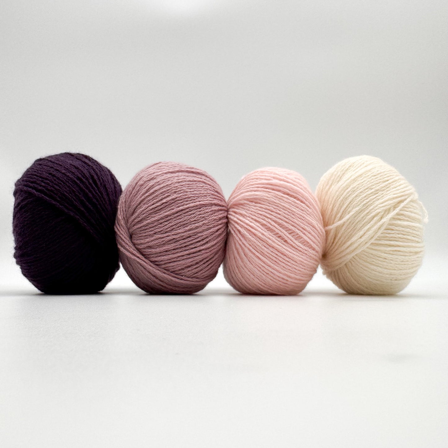 Cashmere garn i farven Blossom – 100% Mongolian Cashmere, AKW Skala A fra A Knitters World
